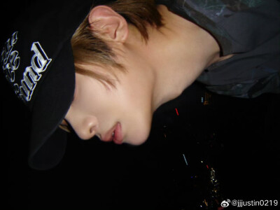 黄明昊