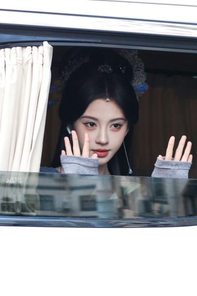 鞠婧祎