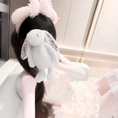女头 ｜礼貌拿图吱声