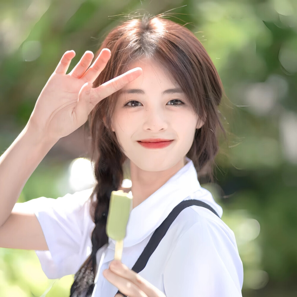 影子向玫瑰献忱落日与夕阳亲抚迟暮