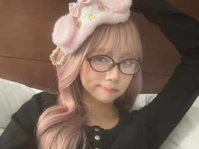 purple kiss dosie张恩诚