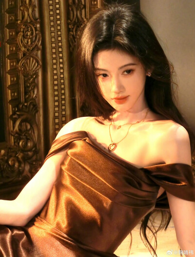 鞠婧祎