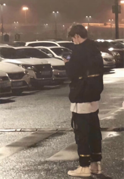 王一博