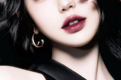 La belleza es el mérito que menos merezco mencionar.