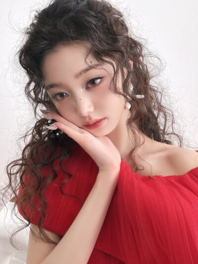 张元英 wonyoung