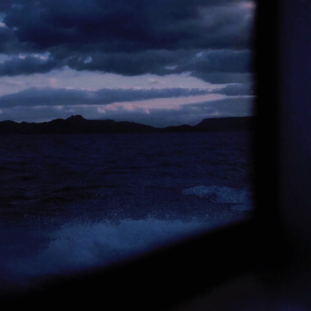 ： 我只是覺得過去的你應該不會捨得讓我難過
