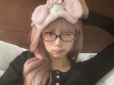 purple kiss dosie张恩诚