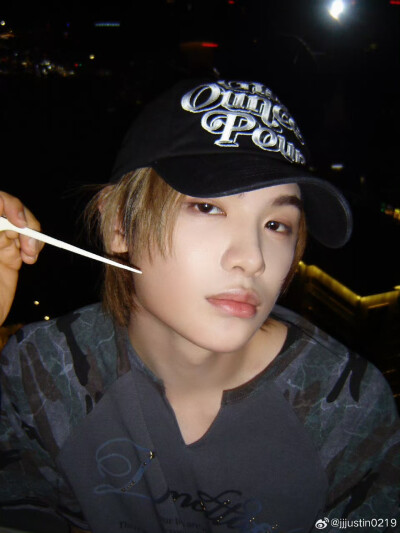 黄明昊