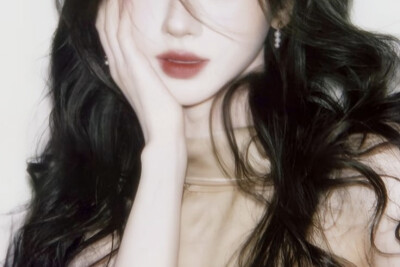 La belleza es el mérito que menos merezco mencionar.