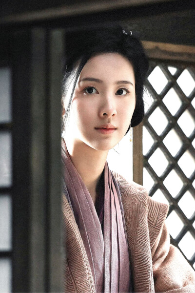 陈都灵冯衡
