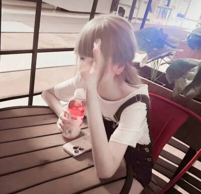 “不重要了，我现在突然觉得什么都不重要了”