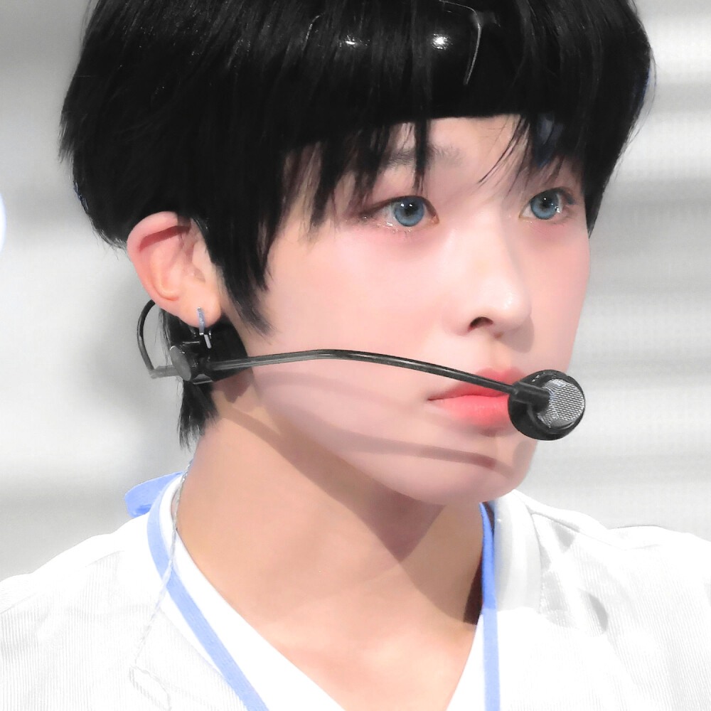 我是得能勇志今天就是中国的情人节了 我也来官宣我对象了我对象是前田陆
我们其实在8.12日就已经官宣了 但是为了尊重中国的节日 我选择再次官宣一遍 我对象前田陆
那么中国的西珍妮们祝福我们这对佳人好吗 