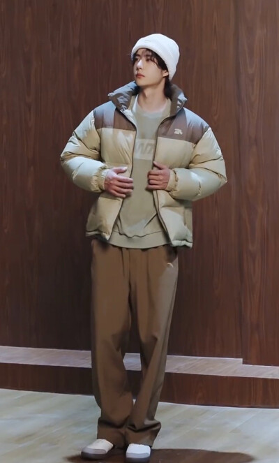 王一博 安踏
