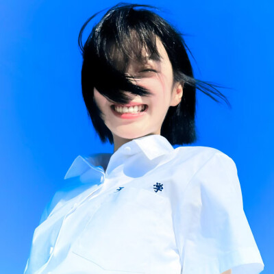 青春是不同于世俗的诗章 有如绚霞般斐然的一行
