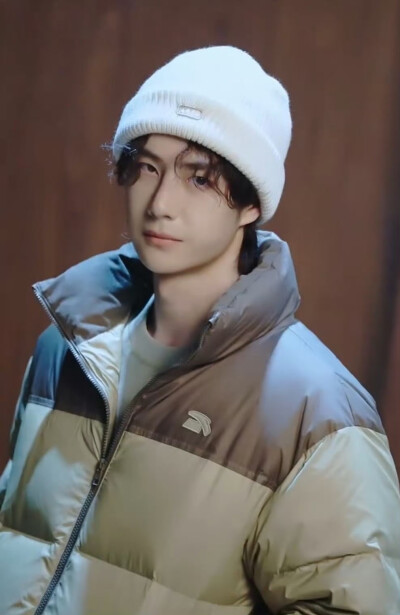 王一博 安踏