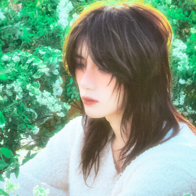  崔杋圭BEOMGYU* “茉莉在另一个世界叫做爱人的眼睛.”