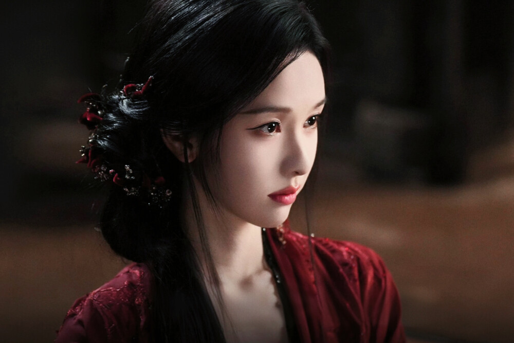 月鳞绮纪 陈都灵 雾妄言
cr：碎花诗