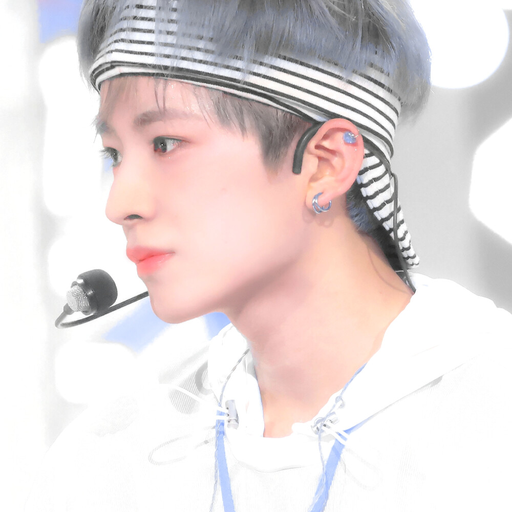 我是得能勇志今天就是中国的情人节了 我也来官宣我对象了我对象是前田陆
我们其实在8.12日就已经官宣了 但是为了尊重中国的节日 我选择再次官宣一遍 我对象前田陆
那么中国的西珍妮们祝福我们这对佳人好吗 