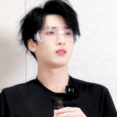 
“现在你过得怎样，常待在什么地方。”
原图早就偏航了