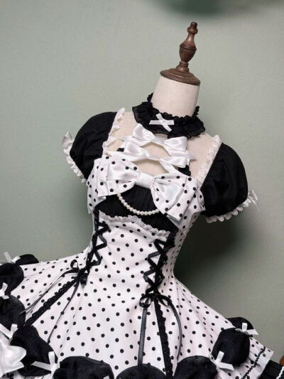 姐妹们最近都入了什么小裙子，被这条狠狠种草了，好美啊