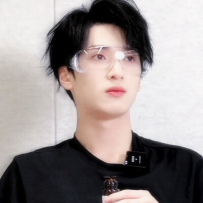 
“现在你过得怎样，常待在什么地方。”
原图早就偏航了