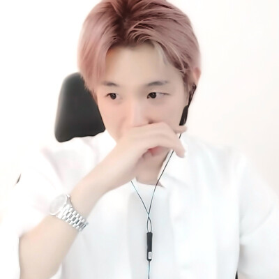 拧巴的人需要引导型边伯贤，回避的人需要主动型边伯贤，缺爱的人需要依恋型边伯贤，暴躁的人需要讨好型边伯贤