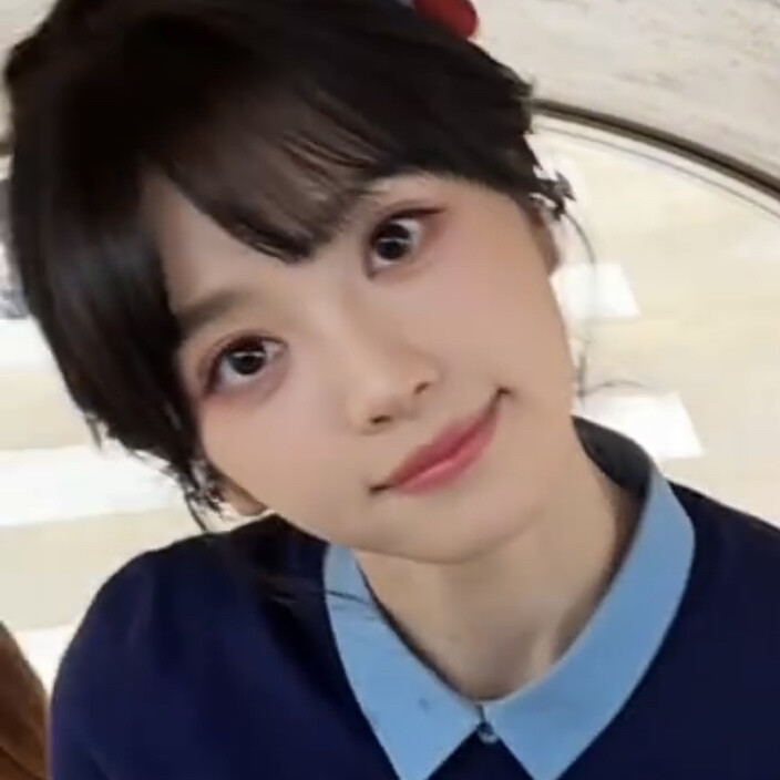 大眼萌妹…