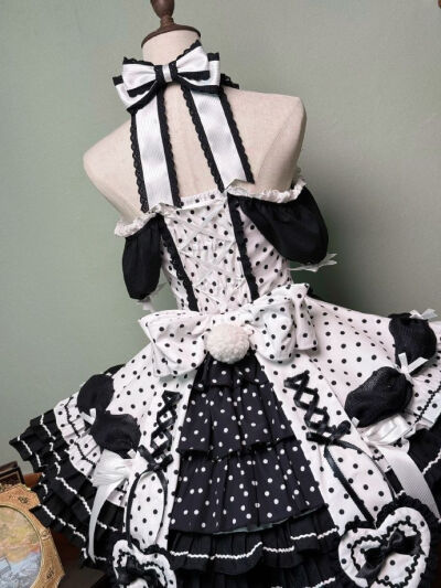 姐妹们最近都入了什么小裙子，被这条狠狠种草了，好美啊