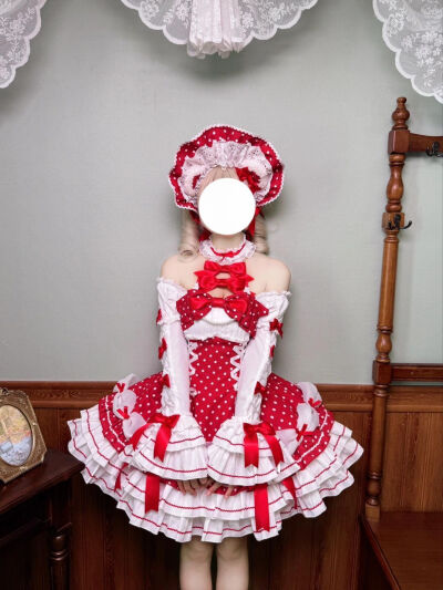 是红色波点小裙子诶，打算冲这条小裙子，求姐妹推荐一下适合的鞋子！