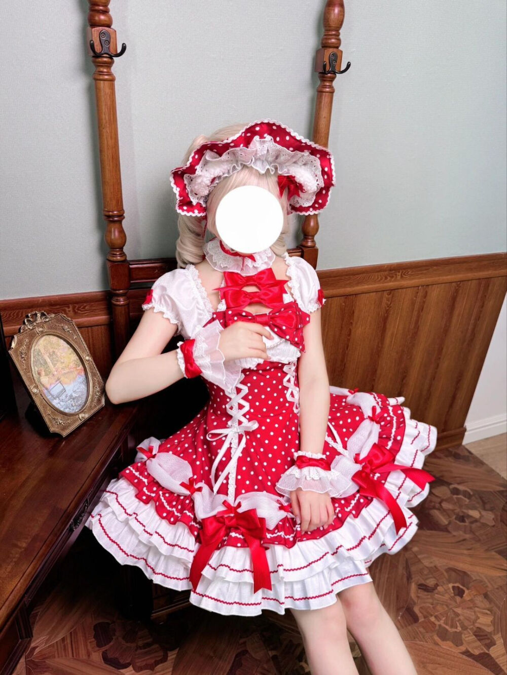 是红色波点小裙子诶，打算冲这条小裙子，求姐妹推荐一下适合的鞋子！