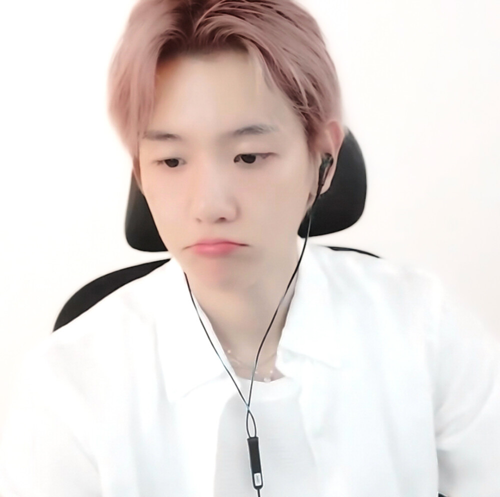 拧巴的人需要引导型边伯贤，回避的人需要主动型边伯贤，缺爱的人需要依恋型边伯贤，暴躁的人需要讨好型边伯贤