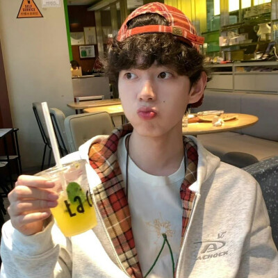 想做只小猫陪在你身边૮₍˶•ᴗ•˶₎ა