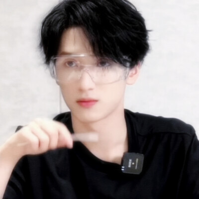 
“现在你过得怎样，常待在什么地方。”
原图早就偏航了