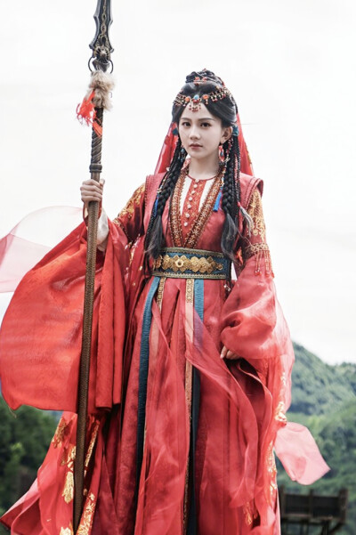 帝后互殴，但全宫都在磕CP 冯婞