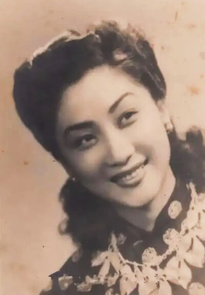 周曼华