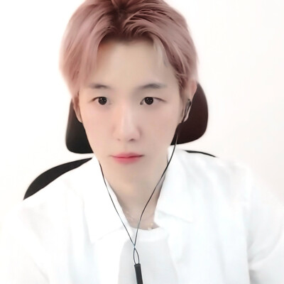 拧巴的人需要引导型边伯贤，回避的人需要主动型边伯贤，缺爱的人需要依恋型边伯贤，暴躁的人需要讨好型边伯贤