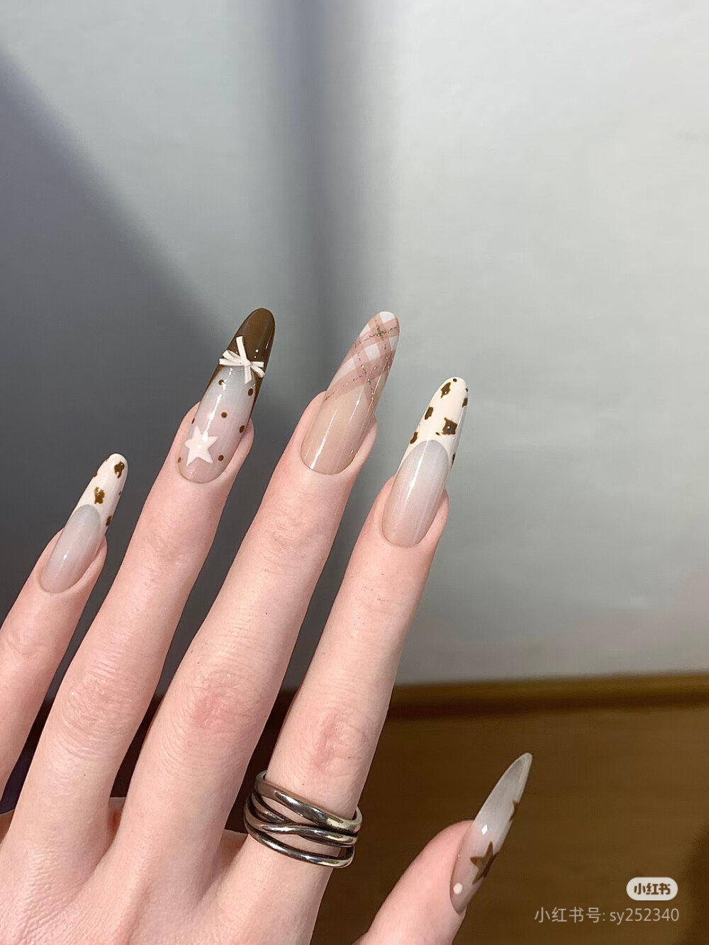 美人味很重的美甲
