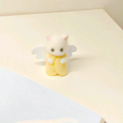 我要做一棵树 我拥有坚强的纹路 因为树拥有漫长的生命 且被允许慢悠悠的生长