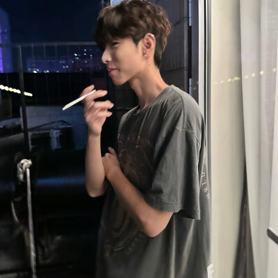不联系的日子里 是互相比狠心 还是如你所愿