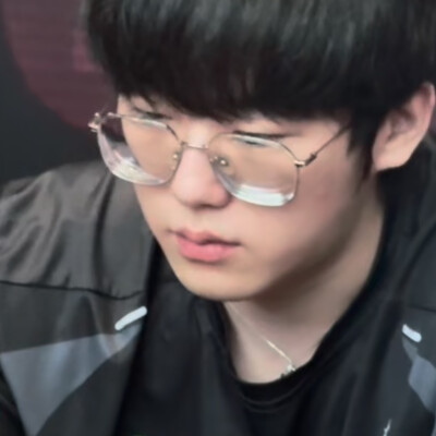 张钊