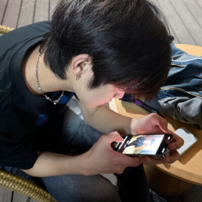不联系的日子里 是互相比狠心 还是如你所愿