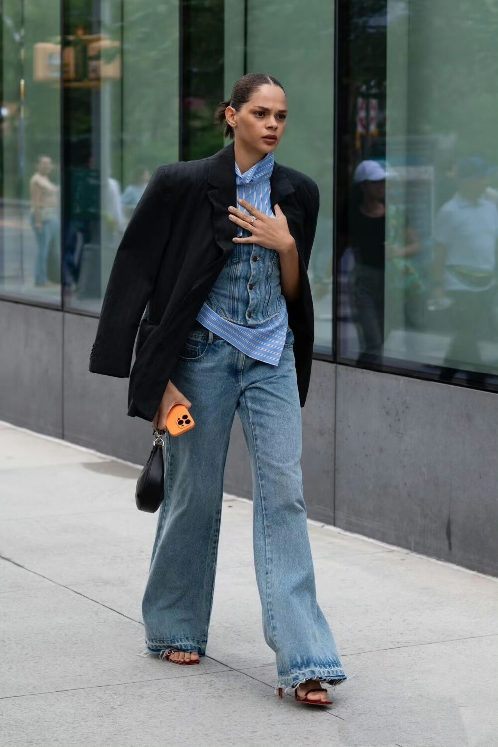 BY爱喝可乐的古娜小姐