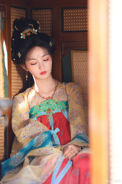 田曦薇