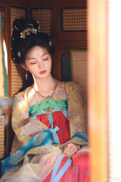 田曦薇