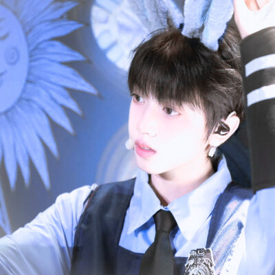  (\⑅(\
໒꒰ྀི˶´˘`˵꒱ྀི১