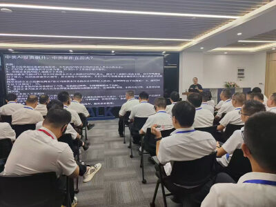 上海铁路局中青干部来访深兰科技新总部大楼