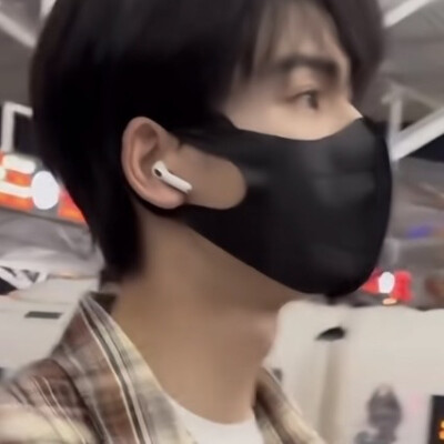 枫摇曳得很是体贴