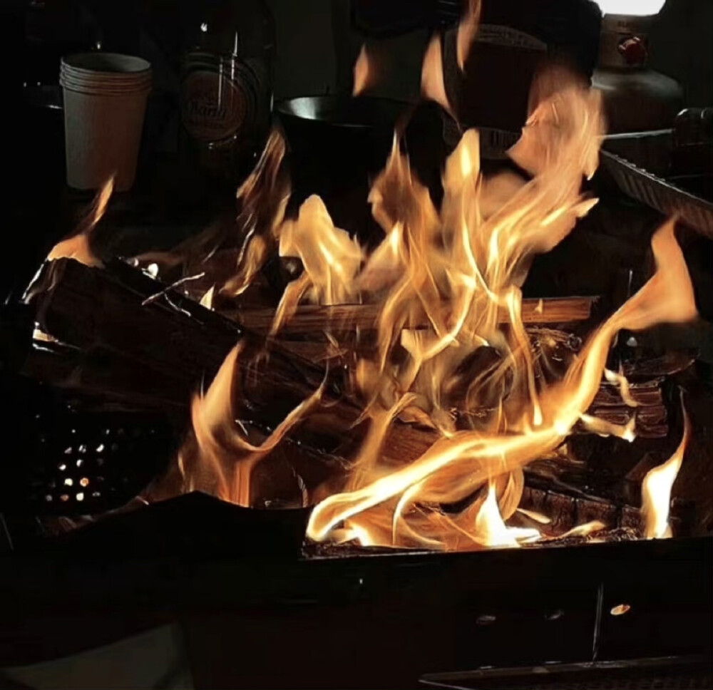 
“亲爱的 我想我会一直注视你。”