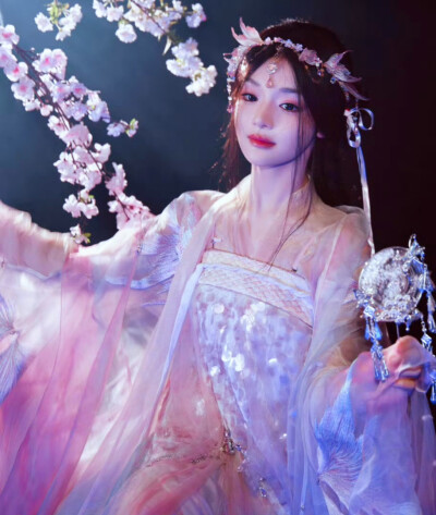 黄霄云