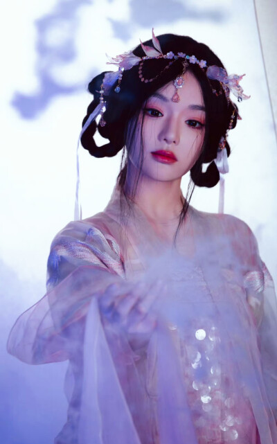 黄霄云